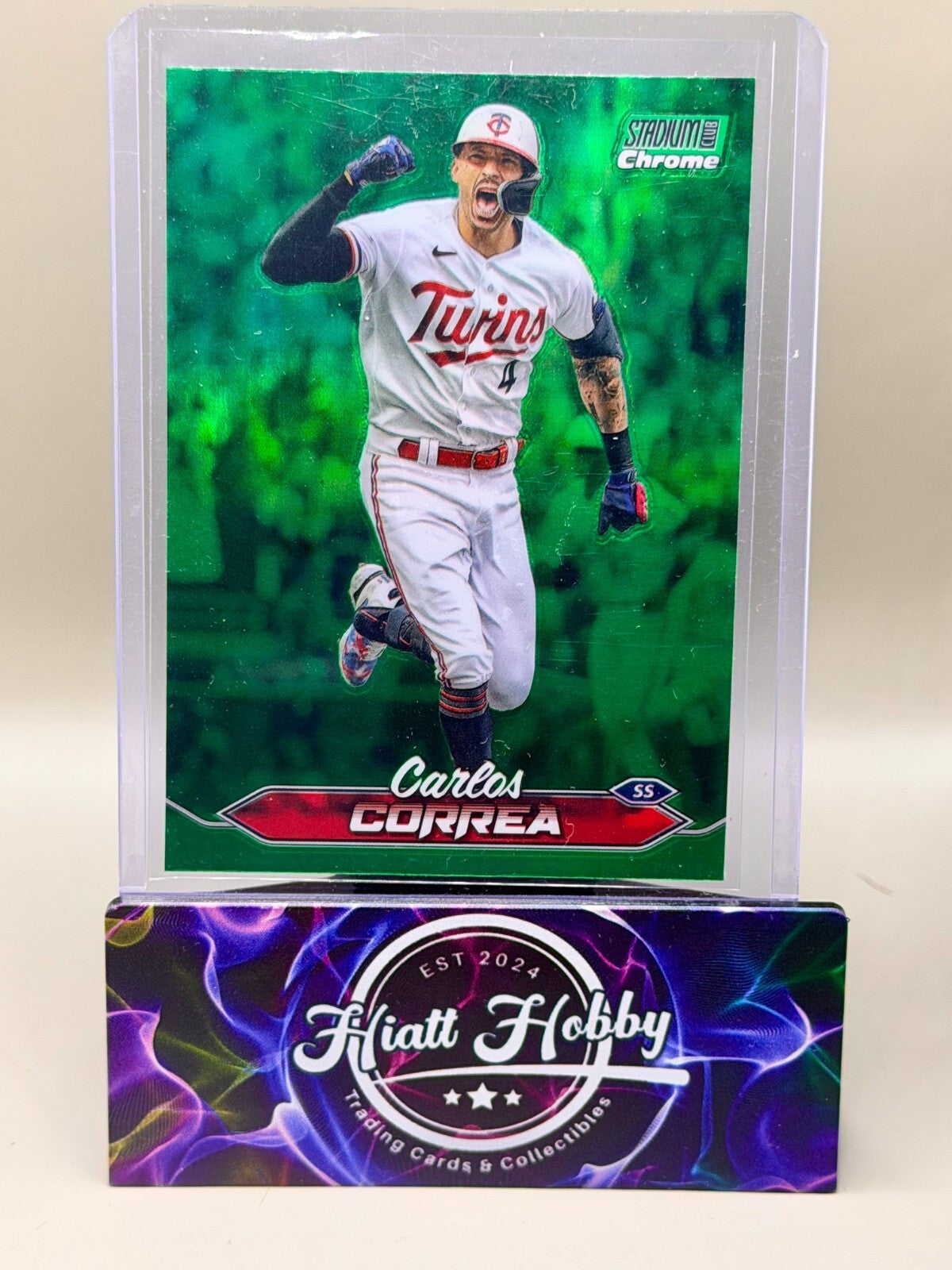 2024 Topps Stadium Club - #118 Carlos Correa - Green Chrome Refractor